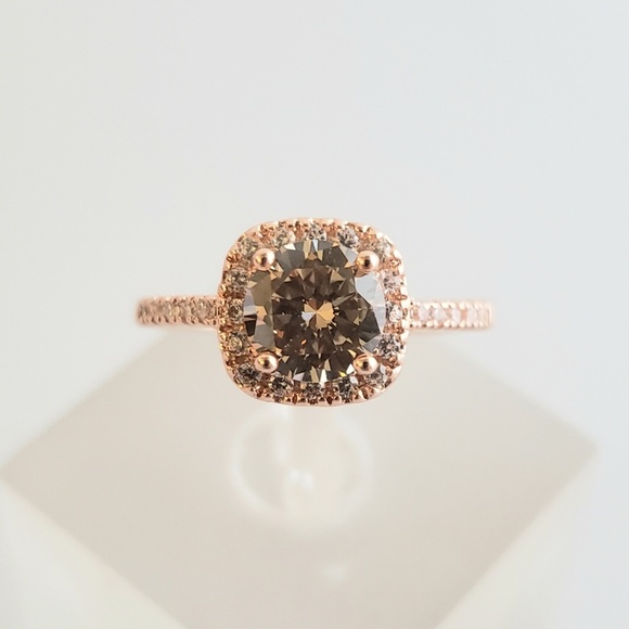 18k Morganite Ring - Picture 2 of 8